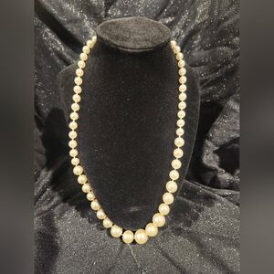 Elegant Cream Pearl Necklace